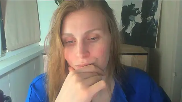 JuliaMuuun online show from 04.18.26