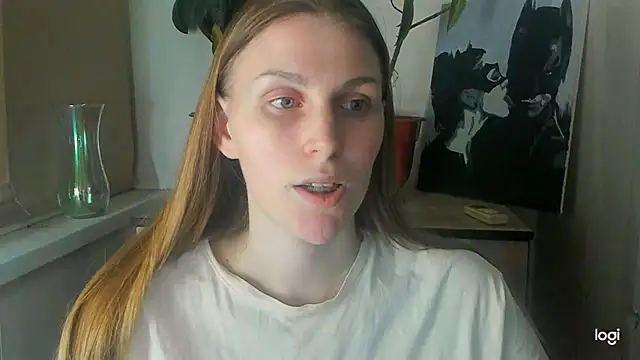 JuliaMuuun online show from 05.23.26
