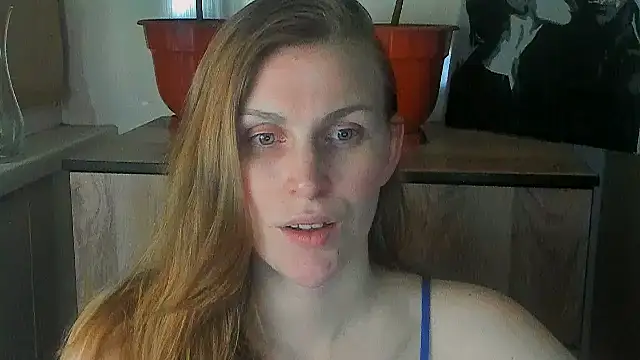 JuliaMuuun online show from 05.26.26