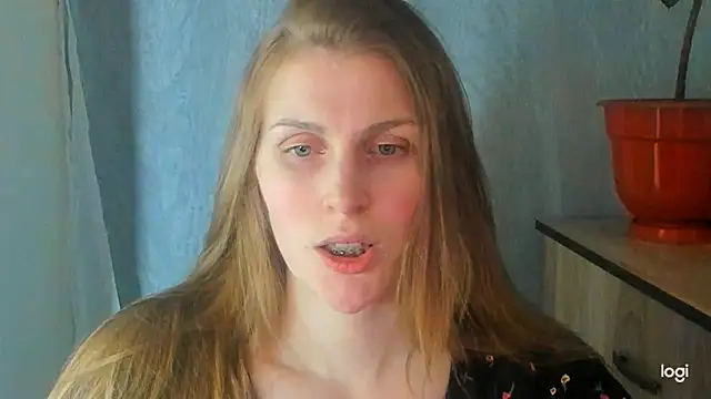 JuliaMuuun online show from 05.30.26