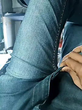 Snapshot of Fit_Guy143 chatting on 09.17.25 Fit Guy143 online show from 09.17.25