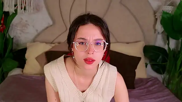 Snapshot of LANA_MILANO chatting on 09.27.25 LANA MILANO online show from 09.27.25