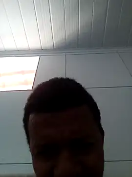 Snapshot of moreno25centimetro chatting on 04.15.26 moreno25centimetro online show from 04.15.26