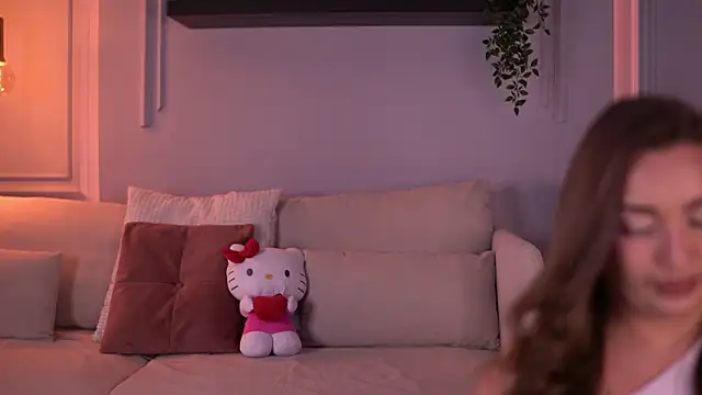 MillaSerene online show from 03.11.26