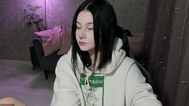 AlinaGreeeen online show from 09.21.25