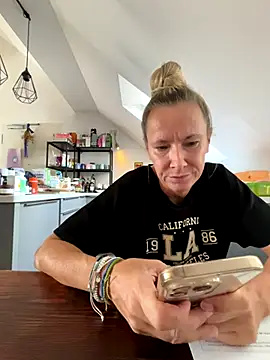 blondi2077 online show from 09.16.25