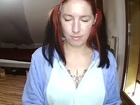 Snapshot of JudyFetish chatting on 10.29.25 JudyFetish online show from 10.29.25