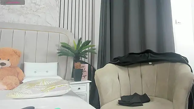 DaryaReed online show from 10.13.25