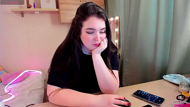 Alice next door online show from 02.04.26