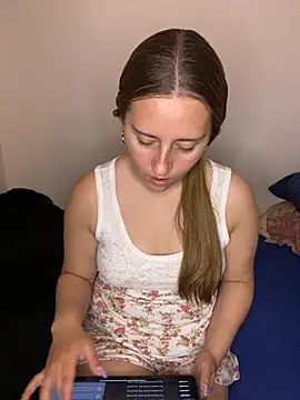 Snapshot of Cutie_blondie chatting on 09.20.25 Cutie blondie online show from 09.20.25