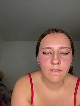 Snapshot of Cutie_blondie chatting on 10.30.25 Cutie blondie online show from 10.30.25