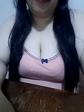 Snapshot of Madam-bezoul- chatting on 10.09.25 Madam-bezoul- online show from 10.09.25