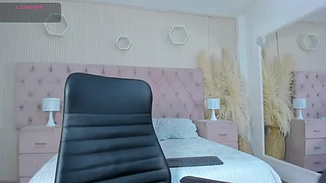 MadisonSky  online show from 12.22.25