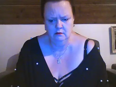 TiffanyMature online show from 04.04.26