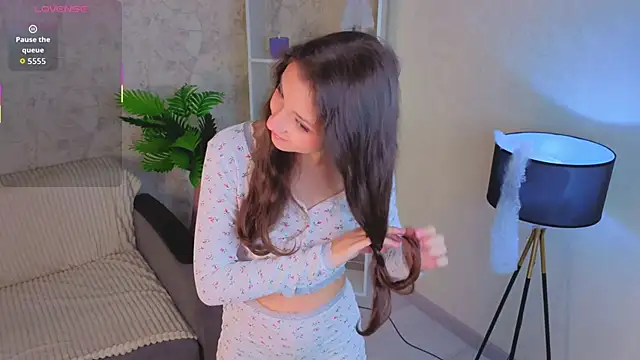 GiseleLamos online show from 11.23.25