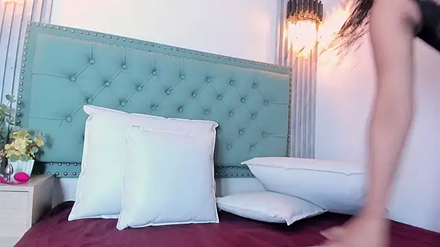 ValeriaJulio  online show from 10.16.25