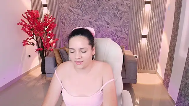 karlie small online show from 09.17.25