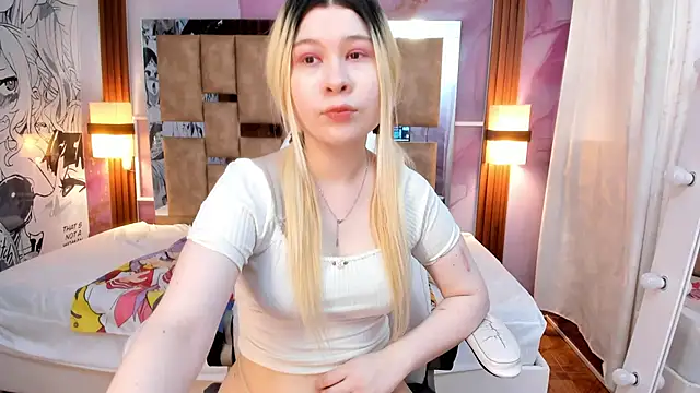 Snapshot of Melody_Lolii chatting on 09.22.25 Melody Lolii online show from 09.22.25