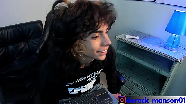 Snapshot of Dereck_Manson chatting on 10.19.25 Dereck Manson online show from 10.19.25