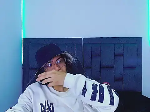 dirty model online show from 10.19.25