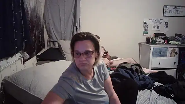 Snapshot of PremiumKitty chatting on 01.18.26 PremiumKitty online show from 01.18.26