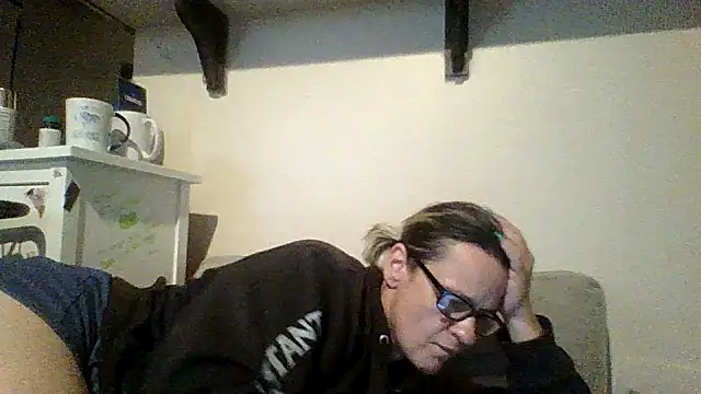 Snapshot of PremiumKitty chatting on 02.21.26 PremiumKitty online show from 02.21.26