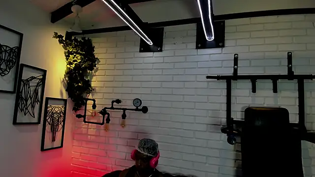 ItaloMoore online show from 10.20.25