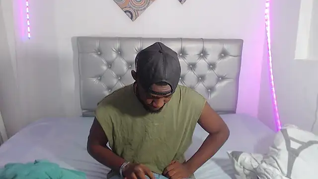 eebony stallion online show from 12.19.25