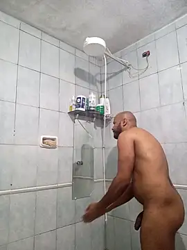 Snapshot of reisloko chatting on 09.18.25 reisloko online show from 09.18.25