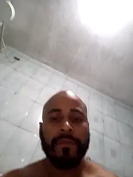 Snapshot of reisloko chatting on 09.25.25 reisloko online show from 09.25.25