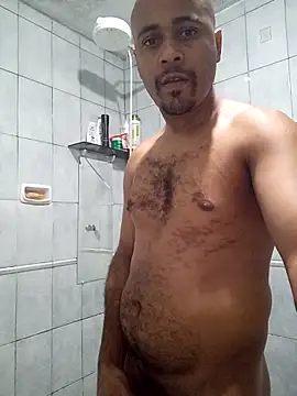 Snapshot of reisloko chatting on 11.13.25 reisloko online show from 11.13.25