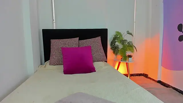 LunaVelvet777 online show from 11.18.25