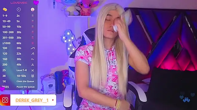 derek greyy  online show from 10.11.25