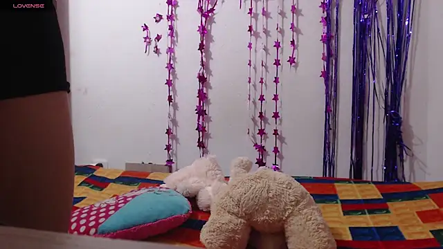 toxic sweet  online show from 04.04.26