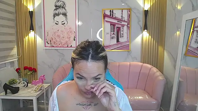 Snapshot of Jade_Jones_a chatting on 09.18.25 Jade Jones a online show from 09.18.25