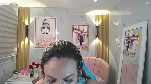 Snapshot of Jade_Jones_a chatting on 10.28.25 Jade Jones a online show from 10.28.25