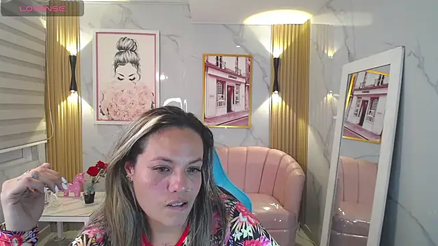 Snapshot of Jade_Jones_a chatting on 11.02.25 Jade Jones a online show from 11.02.25