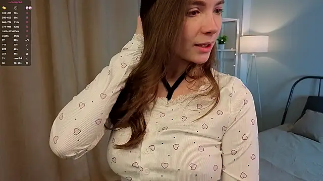 Snapshot of TashiaBosack chatting on 10.06.25 TashiaBosack online show from 10.06.25