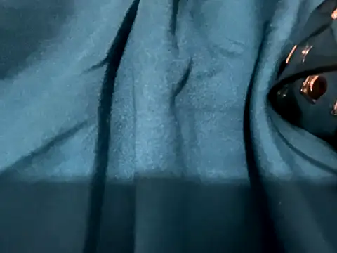 Snapshot of emocouplee666 chatting on 10.23.25 emocouplee666 online show from 10.23.25