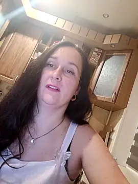 Amandda  online show from 10.19.25