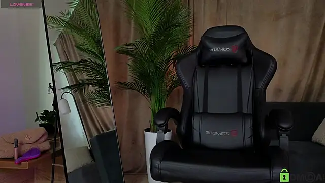 Snapshot of Relax_Time_ chatting on 09.17.25 Relax Time online show from 09.17.25