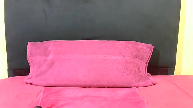 OnionBooty23 online show from 10.04.25