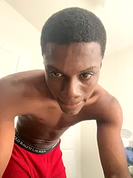 Snapshot of labishyoung25 chatting on 10.14.25 labishyoung25 online show from 10.14.25