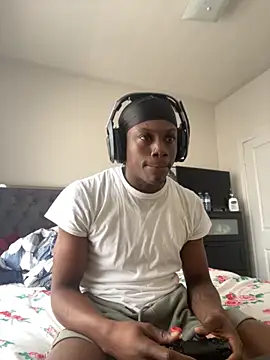 Snapshot of labishyoung25 chatting on 12.05.25 labishyoung25 online show from 12.05.25