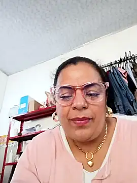 Mia-Glow online show from 10.01.25