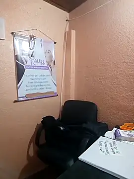 Mia-Glow online show from 11.10.25