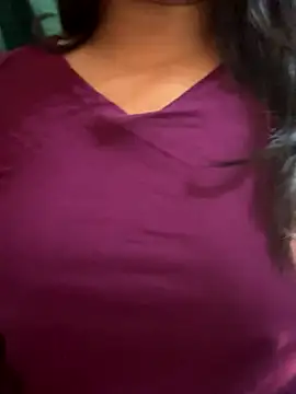 Snapshot of Maggi-is-back chatting on 09.14.25 Maggi-is-back online show from 09.14.25