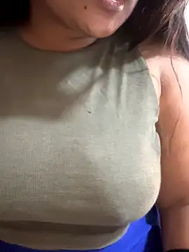 Snapshot of Maggi-is-back chatting on 10.31.25 Maggi-is-back online show from 10.31.25