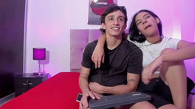 AndretiiAndCamila online show from 10.04.25