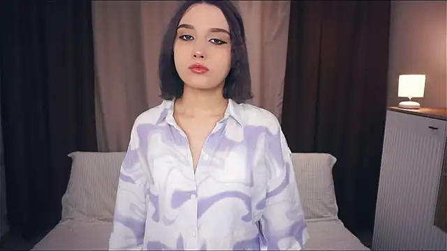 Snapshot of KelleLillie chatting on 09.16.25 KelleLillie online show from 09.16.25